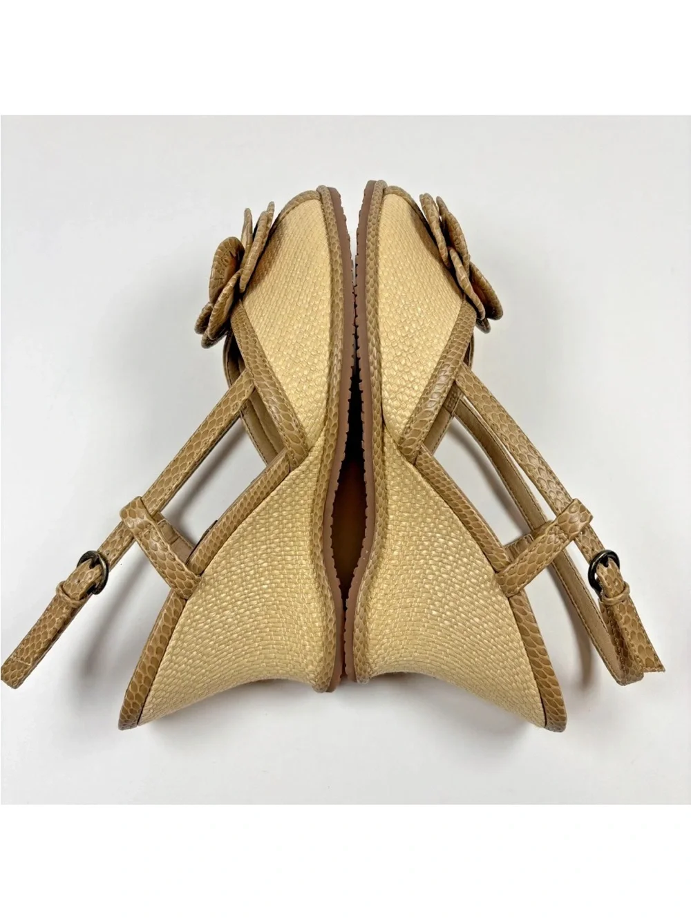 VTG Y2K Sandals Sz 7 Tan Raffia Peep Toe Slingback Wedge Me Too Flower Cottageco
